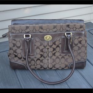Coach Shoulder Bag!